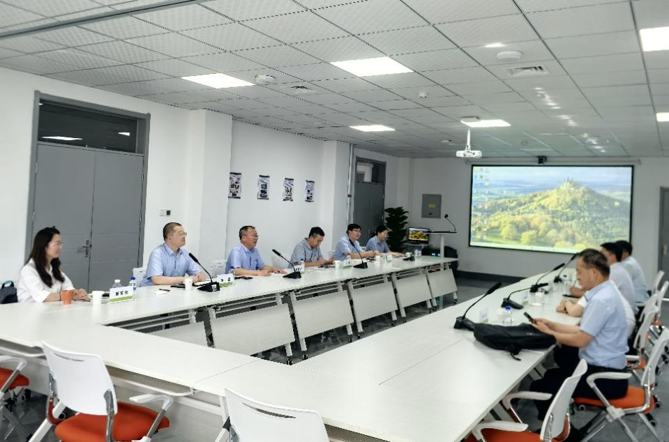 北京低碳清洁能源研究院一行到我校交流座谈